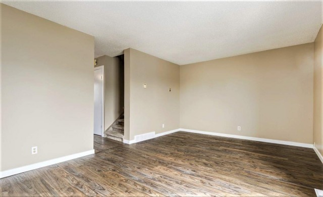 Moose Jaw Apartment 3 b. $1,895/month. Apartment for rent in Moose Jaw