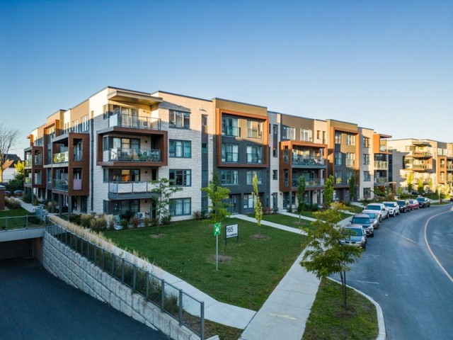 Candiac Apartment 3 b. $2,100/month. Apartment for rent in Candiac