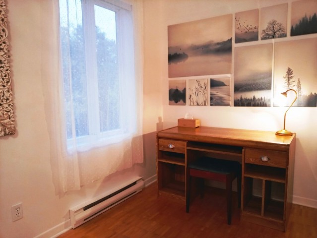 Longueuil  3 b. $110/day. Apartment for rent in Longueuil