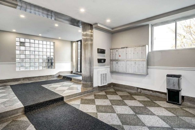 Cote-des-Neiges Apartment 1-2 b. $1,655/month. Apartment for rent in Cote-des-Neiges