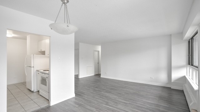 Cote-des-Neiges Apartment 2 b. $1,695/month. Apartment for rent in Cote-des-Neiges