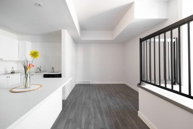 Plateau Mont-Royal Apartment Studio $1,095/month. Apartment for rent in Plateau Mont-Royal