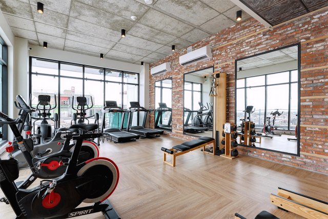 Ste-Rose Apartment 2 b. $2,200/month. Apartment for rent in Ste-Rose