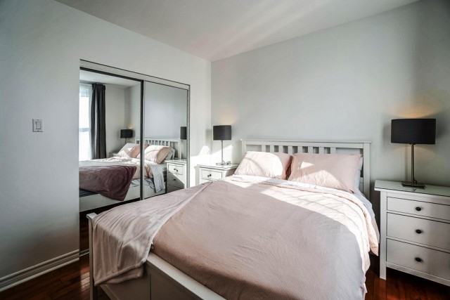 Ville-Emard and Cote-St-Paul  2 b. $80/day. Apartment for rent in Ville-Emard and Cote-St-Paul