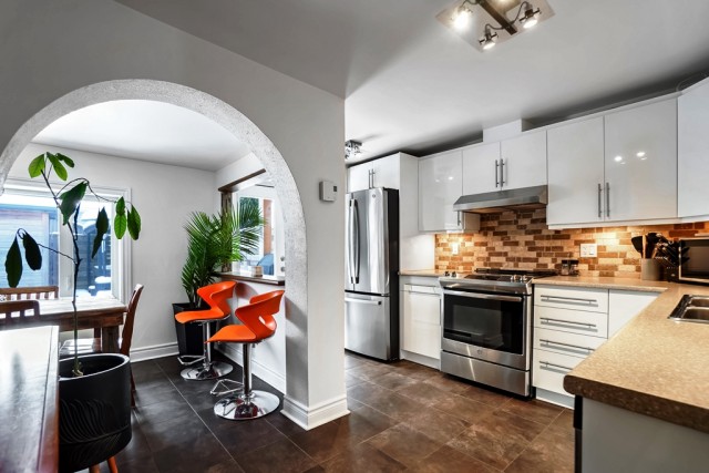 Ville-Emard and Cote-St-Paul  4+ b. $93/day. Apartment for rent in Ville-Emard and Cote-St-Paul