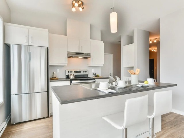 Saint-Hubert Apartment 2 b. $2,400/month. Apartment for rent in Saint-Hubert