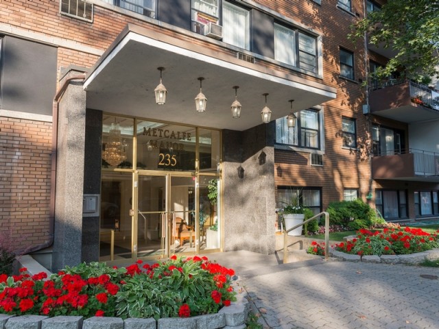 Westmount Apartment 3 b. $2,150/month. Apartment for rent in Westmount