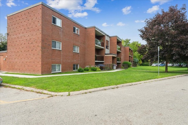 London Apartment 1 b. $1,420/month. Apartment for rent in London