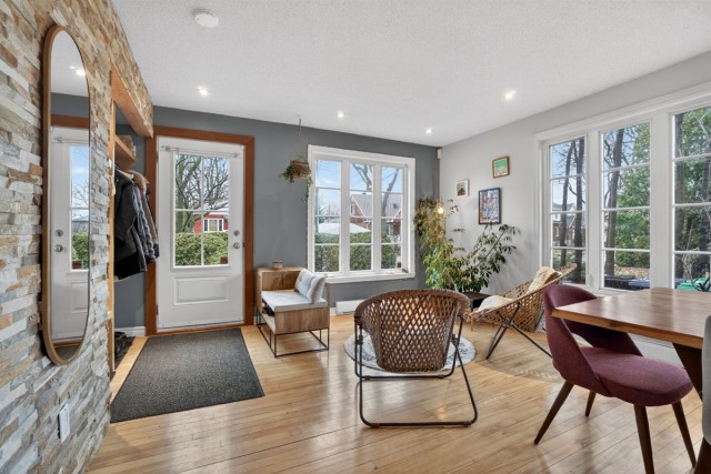 Hochelaga-Maisonneuve  3 b. $115/day. Apartment for rent in Hochelaga-Maisonneuve