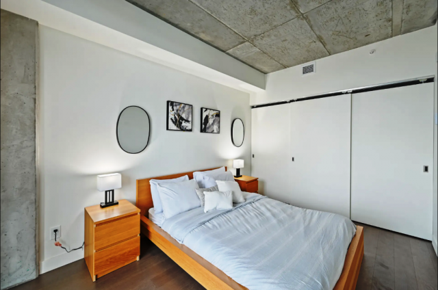 Ville-Saint-Laurent  1 b. $100/day. Apartment for rent in Ville-Saint-Laurent