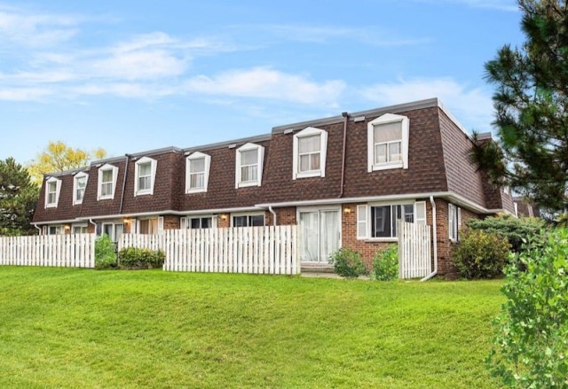 Waterloo Apartment Studio $1,399/month. Apartment for rent in Waterloo