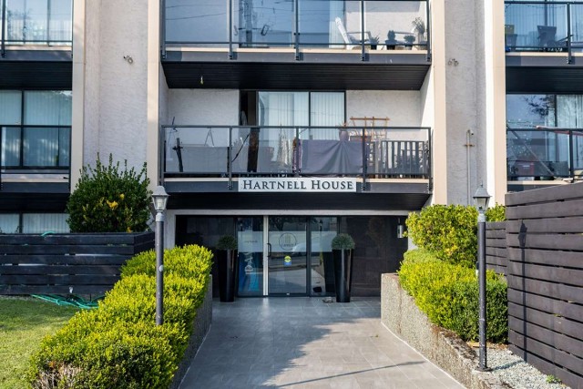 Victoria Apartment Studio $1,580/month. Apartment for rent in Victoria