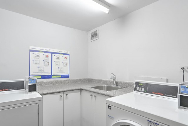 Dorval Apartment 1 b. $1,245/month. Apartment for rent in Dorval