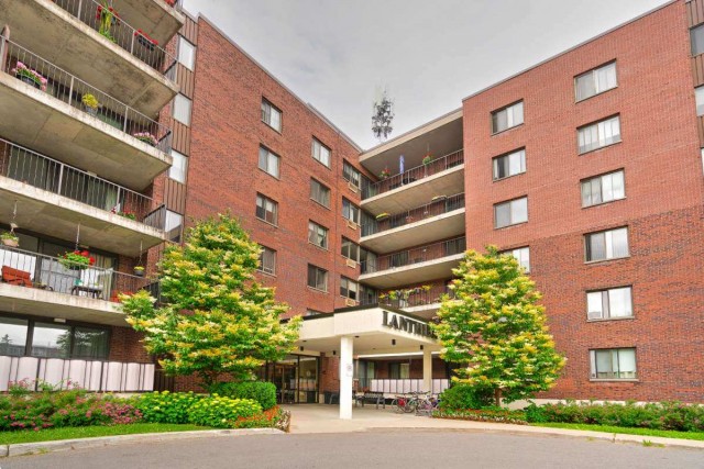 Pointe-Claire Apartment 2 b. $2,095/month. Apartment for rent in Pointe-Claire