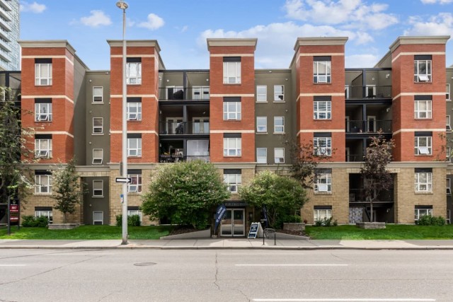 Calgary Apartment 3 b. $2,315/month. Apartment for rent in Calgary