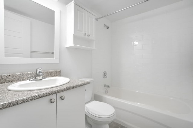 Montreal-West Apartment 1 b. $1,170/month. Apartment for rent in Montreal-West
