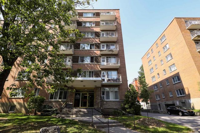 Notre-Dame-de-Grace Apartment Studio $995/month. Apartment for rent in Notre-Dame-de-Grace