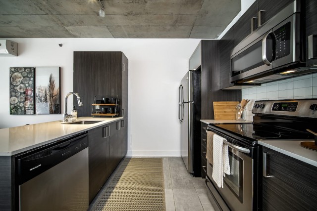 Quartier latin and south-central Apartment 1 b. $1,460/month. Apartment for rent in Quartier latin and south-central