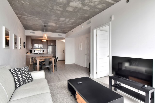 Quartier latin and south-central Apartment Studio $1,490/month. Apartment for rent in Quartier latin and south-central