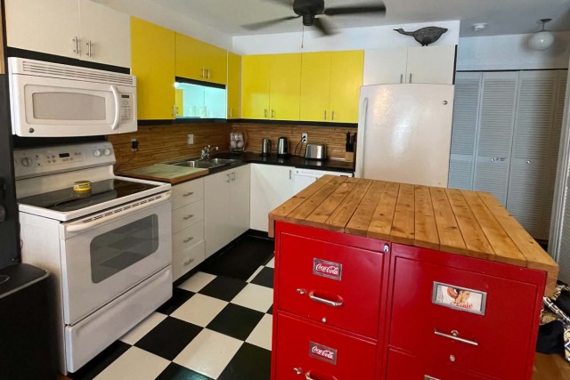 Plateau Mont-Royal  1 b. $55/day. Apartment for rent in Plateau Mont-Royal