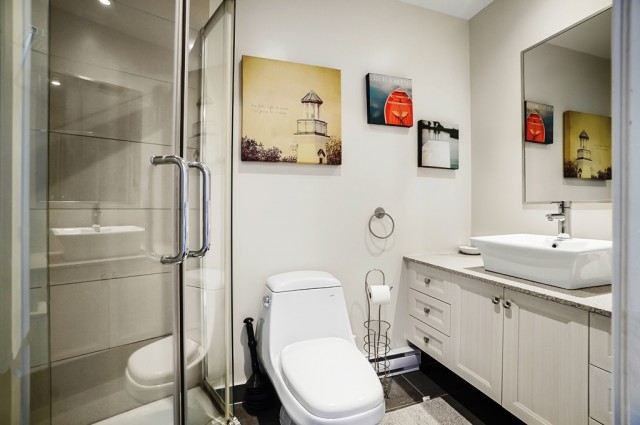 Notre-Dame-de-Grace  2 b. $80/day. Apartment for rent in Notre-Dame-de-Grace