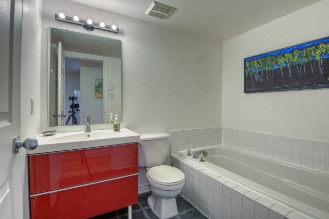 Plateau Mont-Royal  1 b. $67/day. Apartment for rent in Plateau Mont-Royal