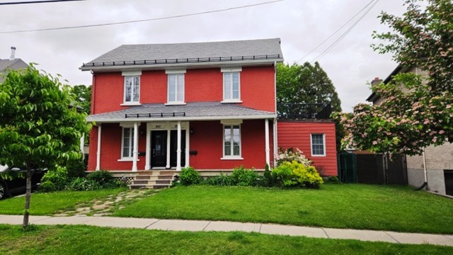 Longueuil  3 b. $100/day. Apartment for rent in Longueuil