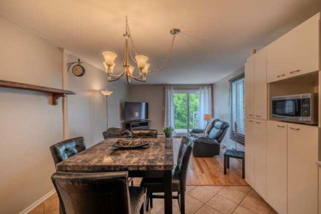Ville-Emard and Cote-St-Paul  2 b. $61/day. Apartment for rent in Ville-Emard and Cote-St-Paul