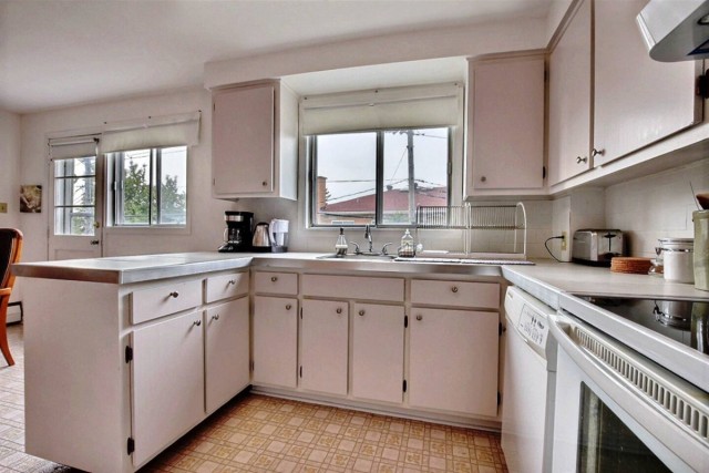 Mercier and Nouveau-Rosemont  3 b. $87/day. Apartment for rent in Mercier and Nouveau-Rosemont