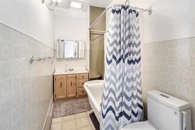 Ville-Emard and Cote-St-Paul  2 b. $76/day. Apartment for rent in Ville-Emard and Cote-St-Paul