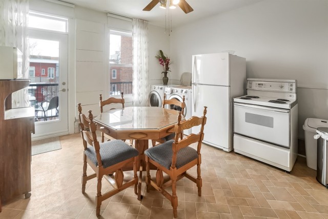 Ville-Emard and Cote-St-Paul  2 b. $76/day. Apartment for rent in Ville-Emard and Cote-St-Paul