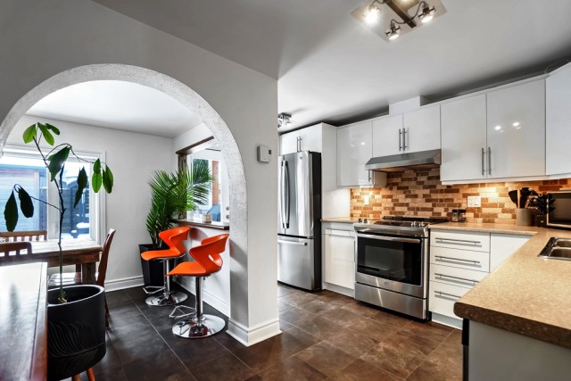 Ville-Emard and Cote-St-Paul  4+ b. $110/day. Apartment for rent in Ville-Emard and Cote-St-Paul