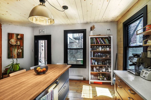 Rosemont,  Petite-Patrie  3 b. $94/day. Apartment for rent in Rosemont,  Petite-Patrie