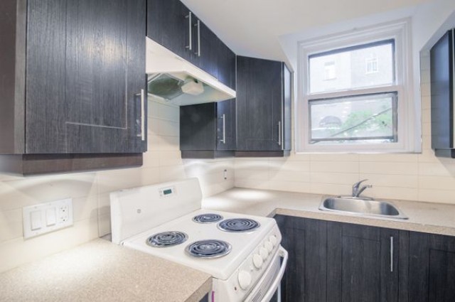 Outremont Apartment 2 b. $1,545/month. Apartment for rent in Outremont