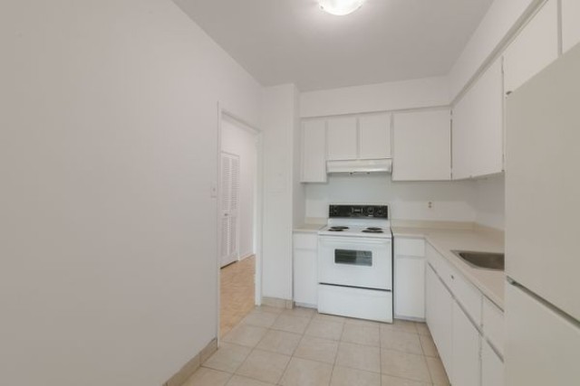 Outremont Apartment 2 b. $1,645/month. Apartment for rent in Outremont
