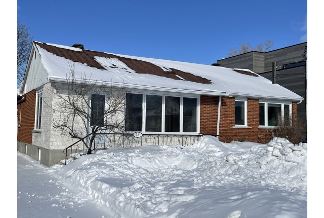 Candiac House 4+ b. $3,250/month. Apartment for rent in Candiac