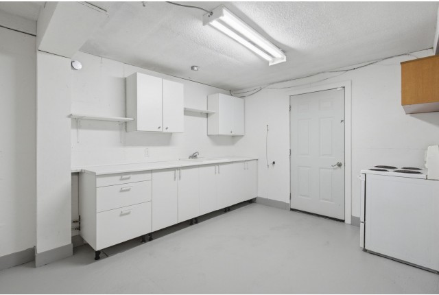 Ville-Emard and Cote-St-Paul Other commercial $3,000/month. Apartment for rent in Ville-Emard and Cote-St-Paul